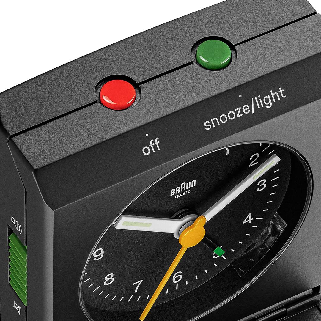 BC05 Braun travel analogue alarm clock - black - Image 3