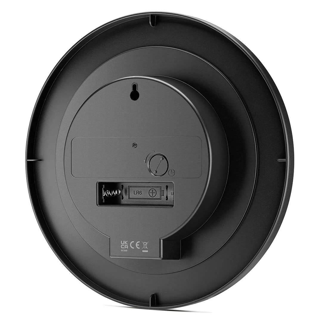 BC06 Braun classic analogue wall clock - black - Image 4